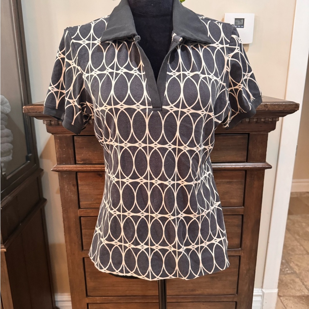 Geometric Patterned Grey and Cream Women's Golf Top